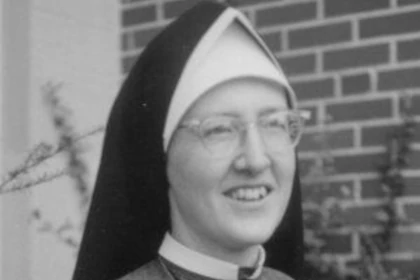 Eine Nonne im Gesundheitsdienst wird Krankenschwester bei der Luftwaffe und findet schliesslich zu Jesus Christus